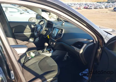 2016 Jeep Cherokee Latitude из США, поврежденный, VIN 1C4PJMCB6GW108856